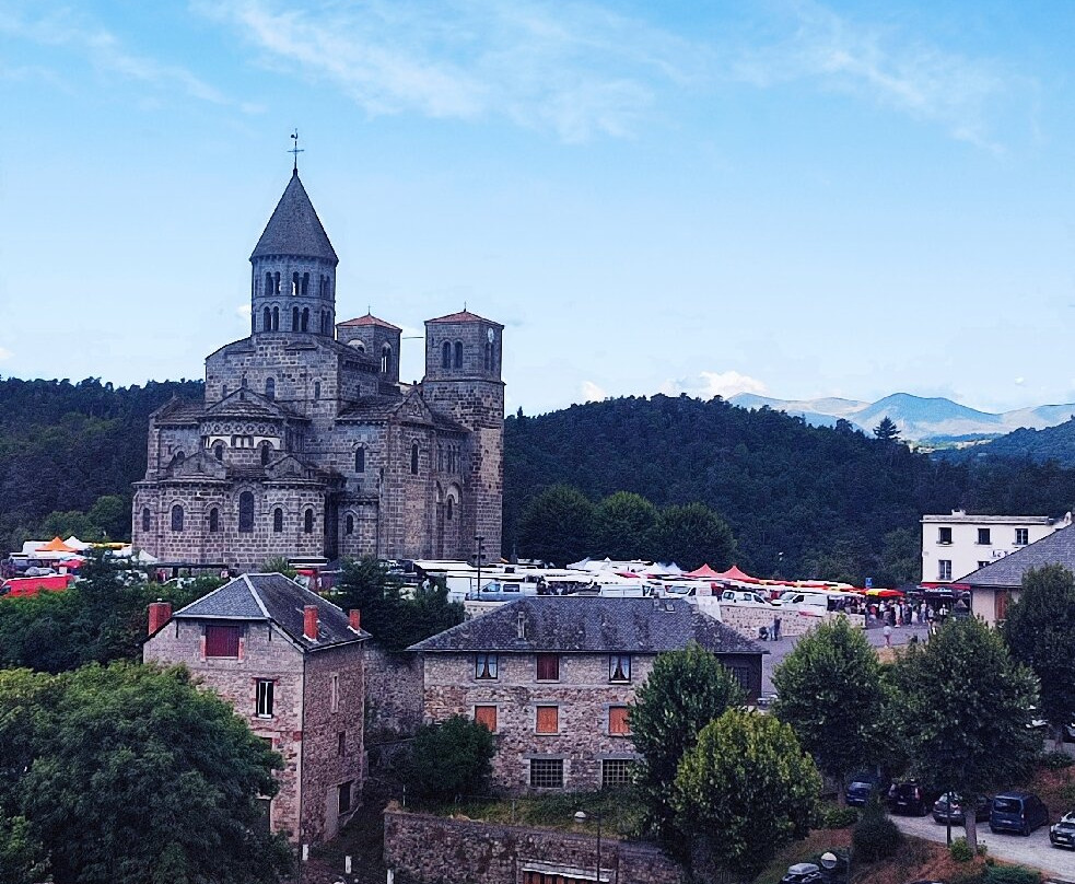 Marché Dominical-Saint-Nectaire必去景点