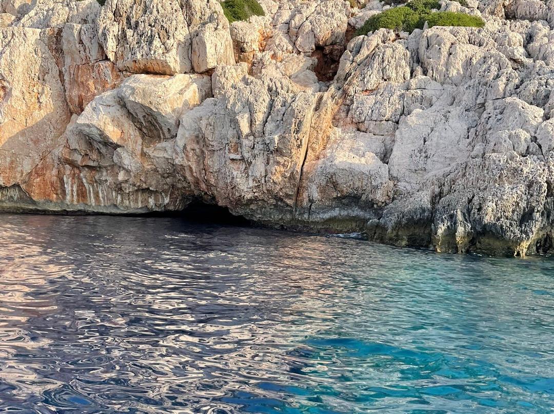 Daily Cruises Antonis-Kastellorizo必去景点