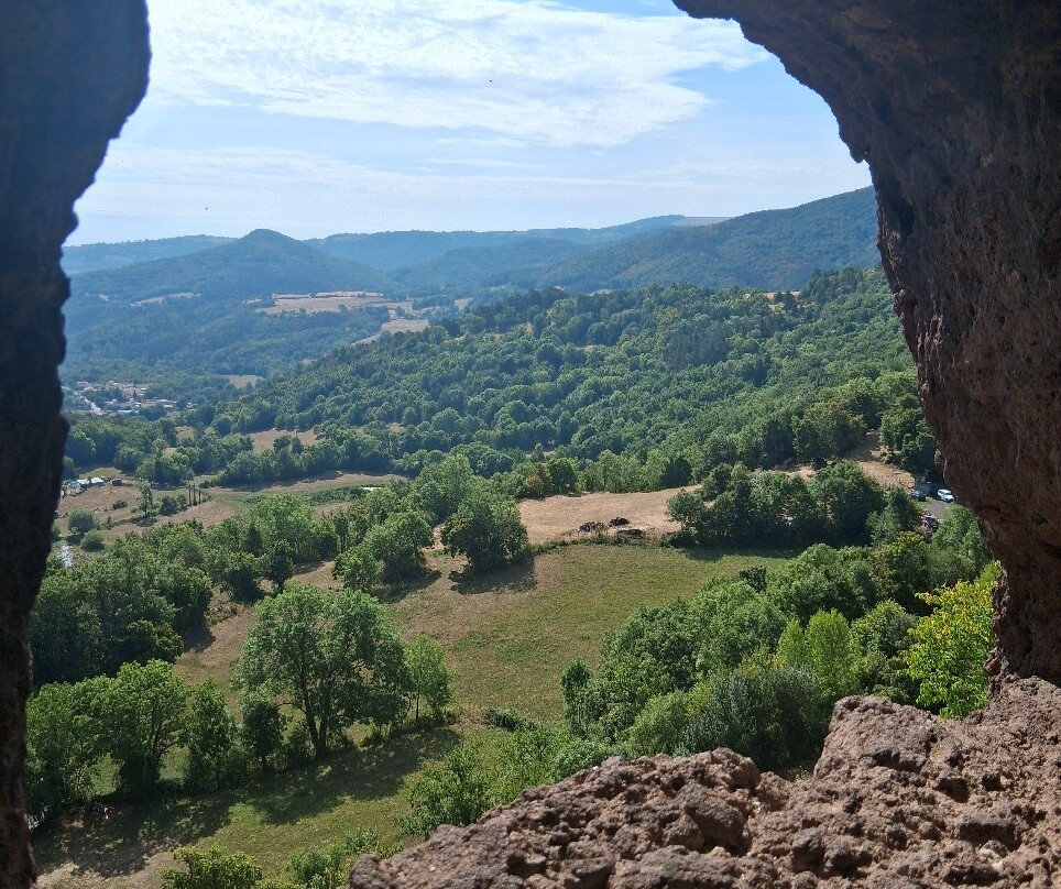 Site Troglodyte de Jonas - Forteresse médiévale et chapelle romane-Saint-Pierre-Colamine必去景点