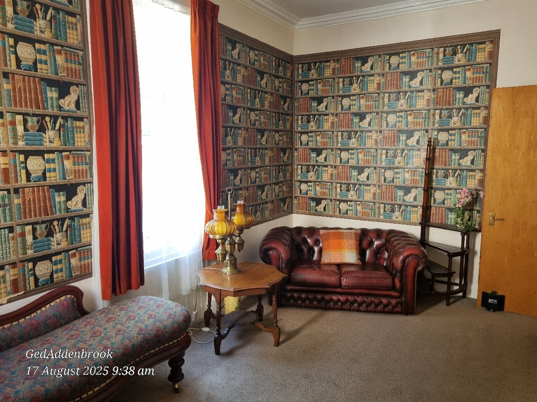 金斯伍德酒店主图