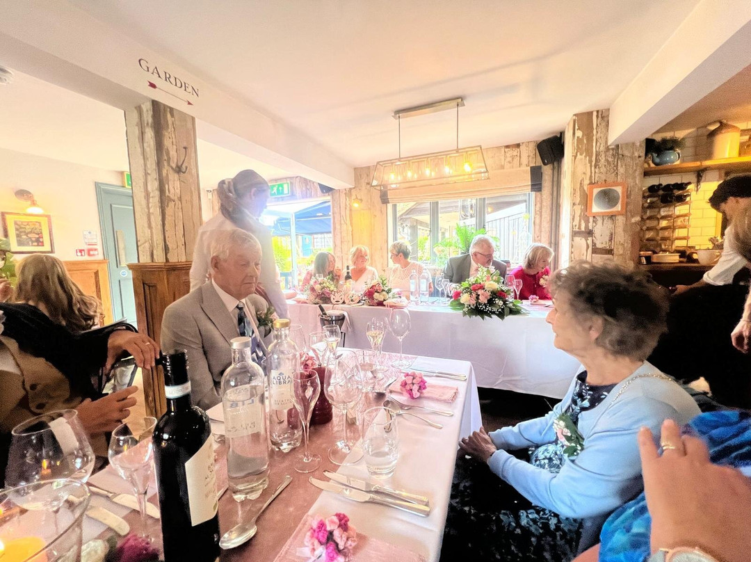 红狮温多弗酒店主图