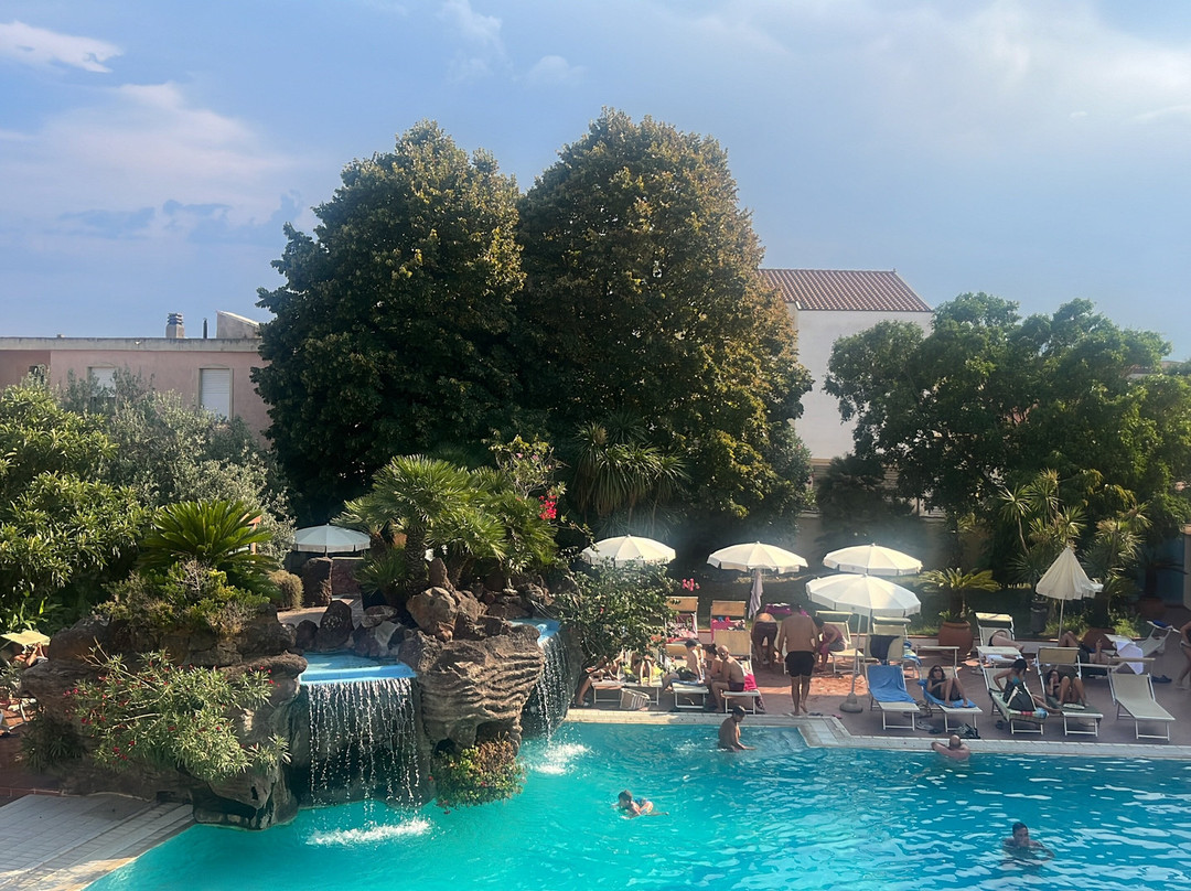 玛丽娅罗萨日亚酒店主图