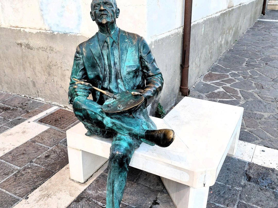 Statua di Carlo Cappella-Termoli必去景点