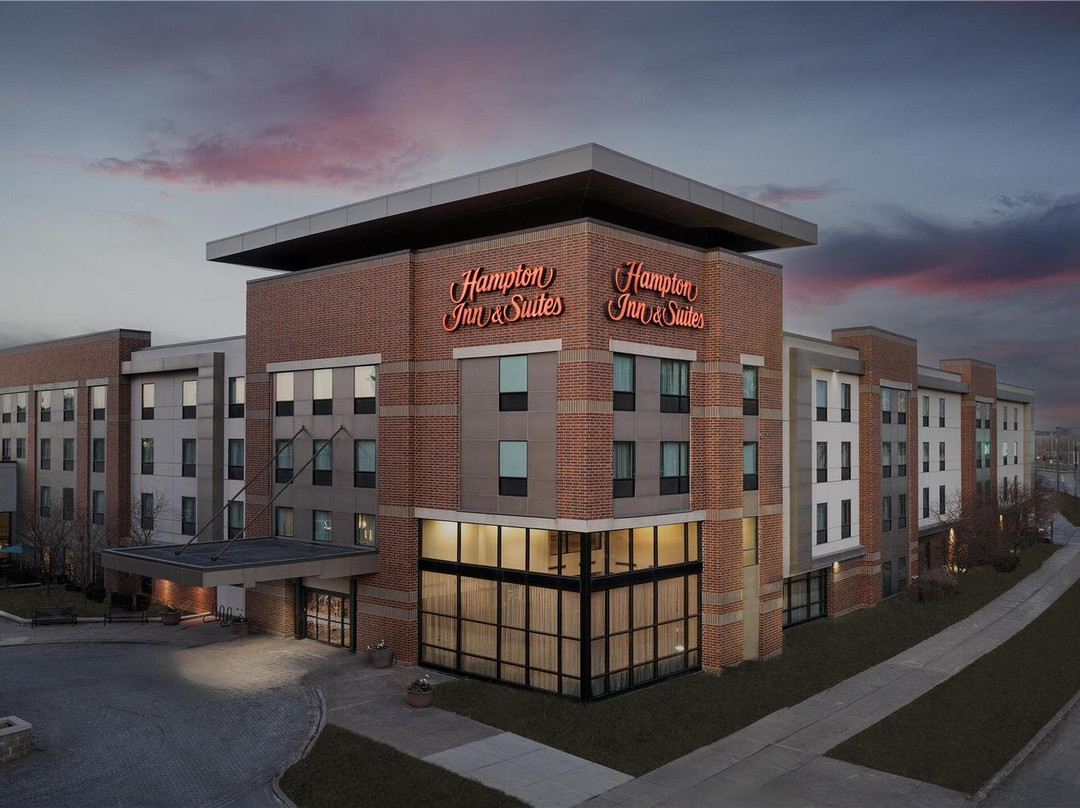 Hampton Inn & Suites Omaha-Downtown