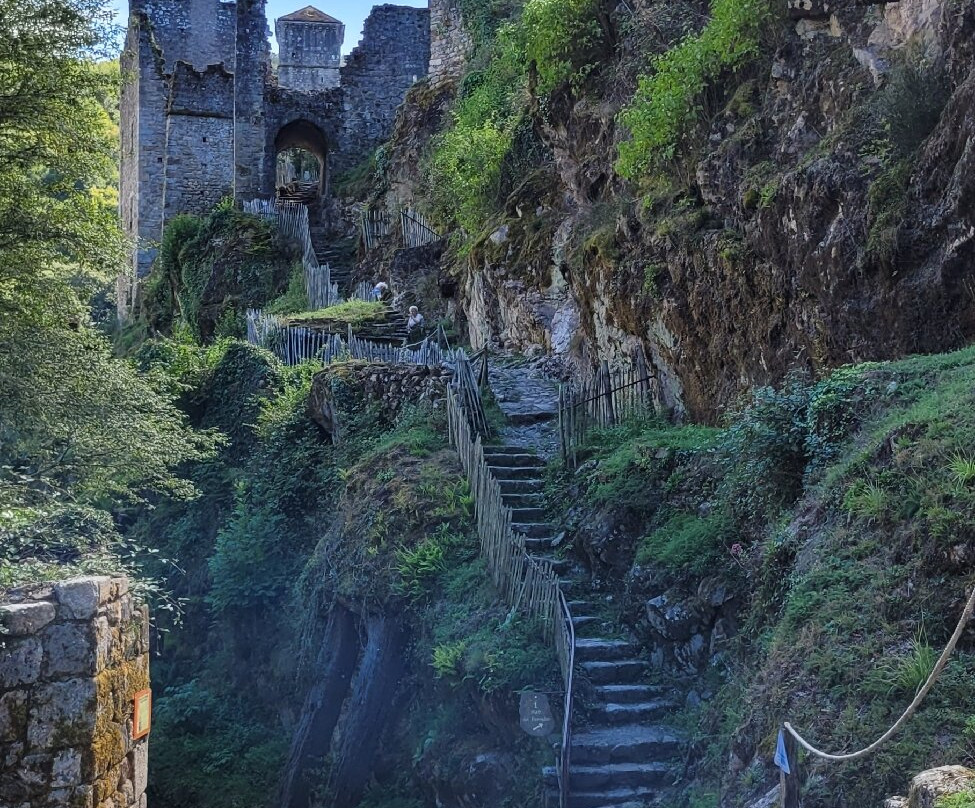 Les Tours de Merle-Saint-Geniez-o-Merle必去景点