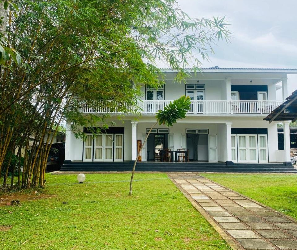 Silver Lake Villa & Boat Safari