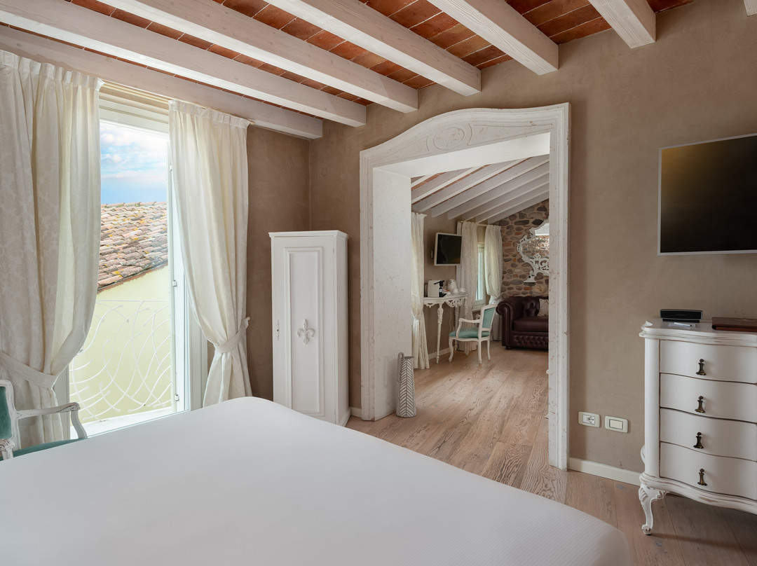 Regia Rosetta - Royal Rooms Borghetto主图
