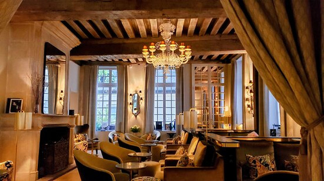 多布松酒店主图