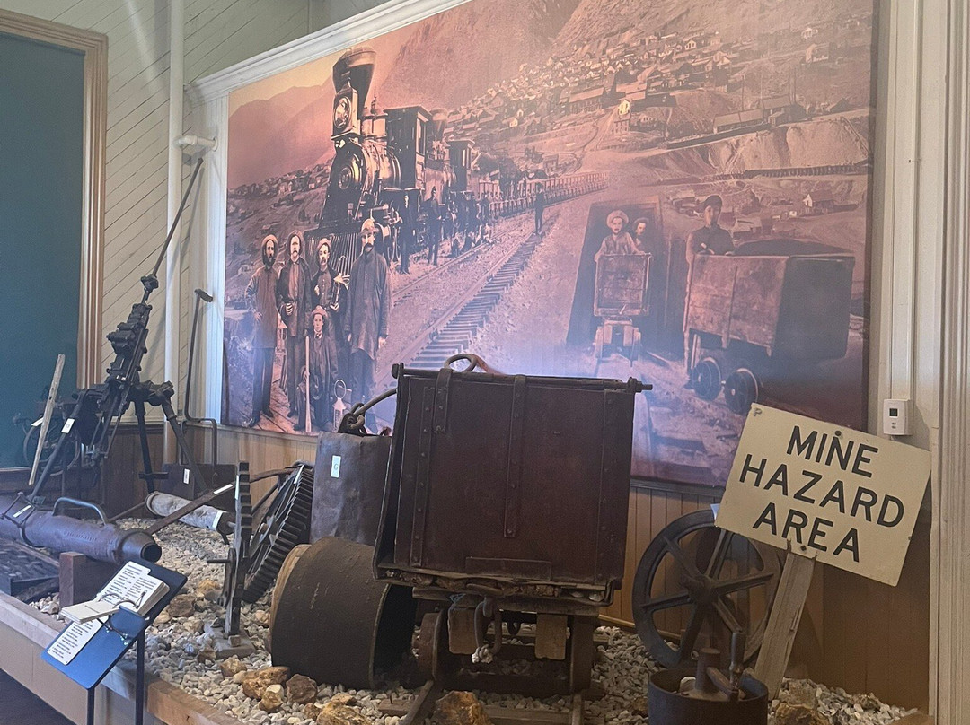 Historic Fourth Ward School Museum-弗吉尼亚市必去景点