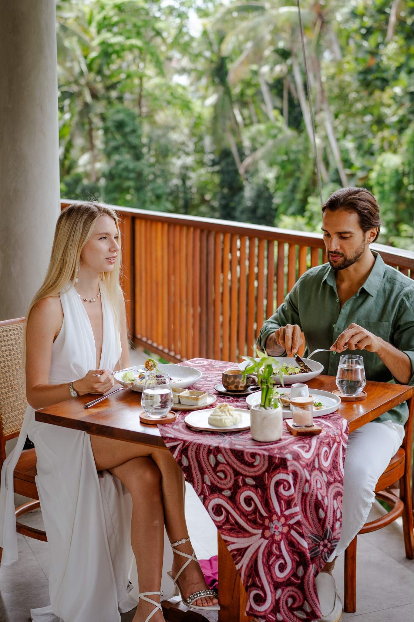 Adiwana Unagi Riverfront-餐饮