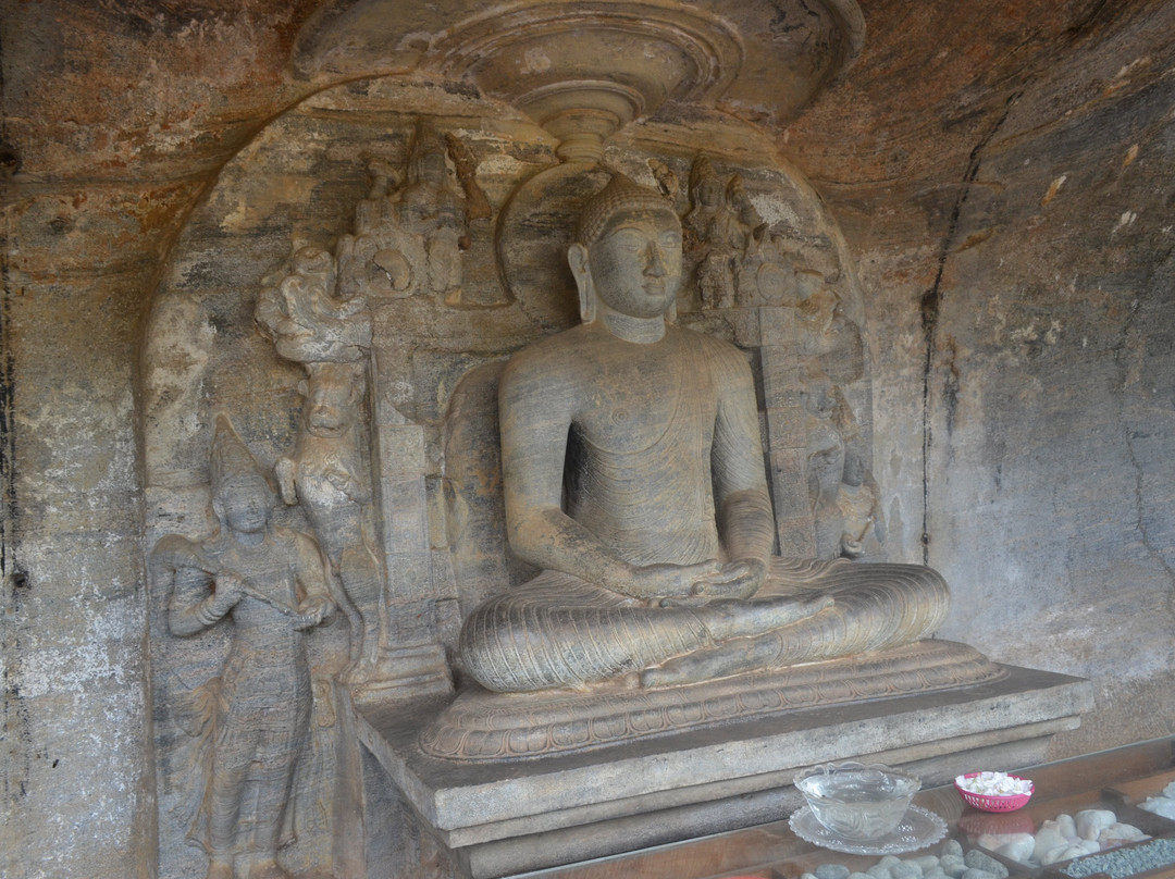 Gal Vihara-波隆纳鲁瓦必去景点