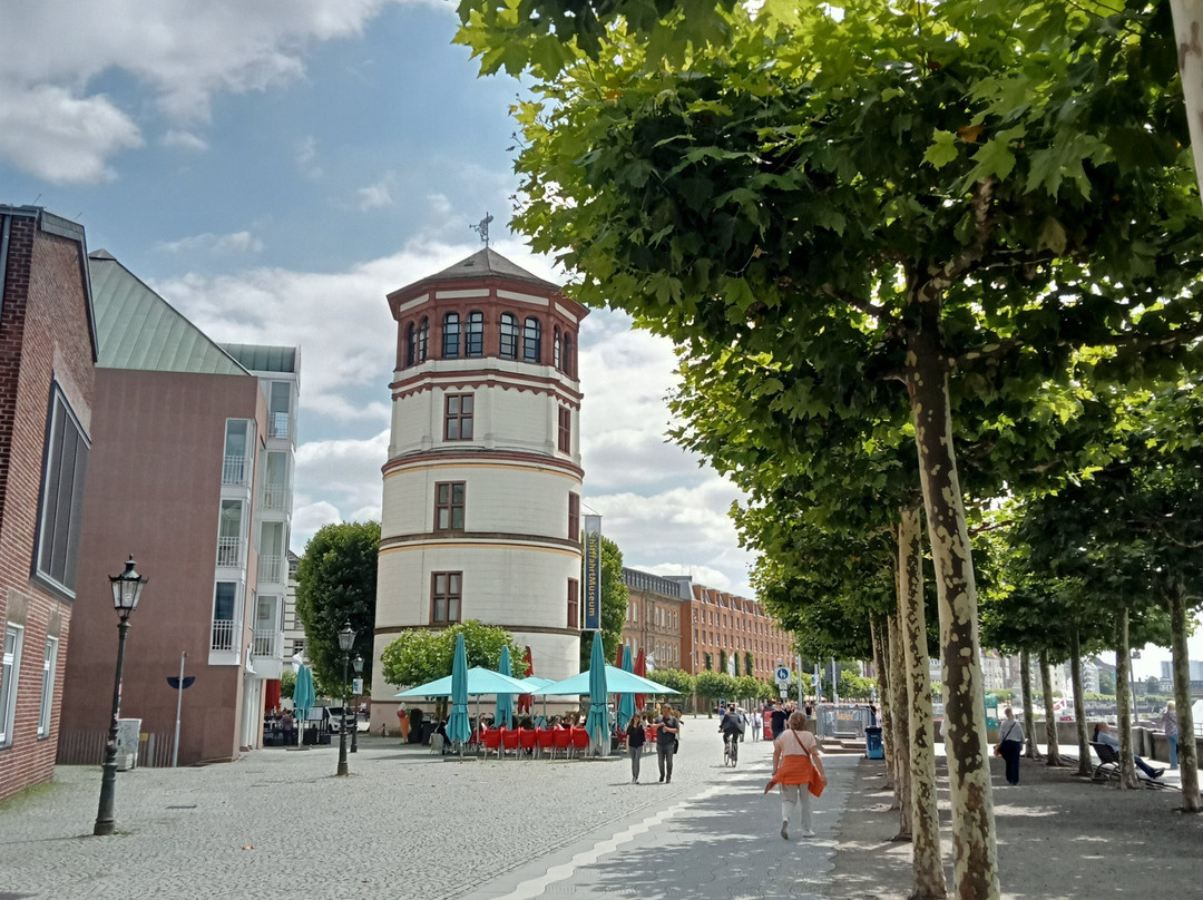 Schlossturm-杜塞尔多夫必去景点