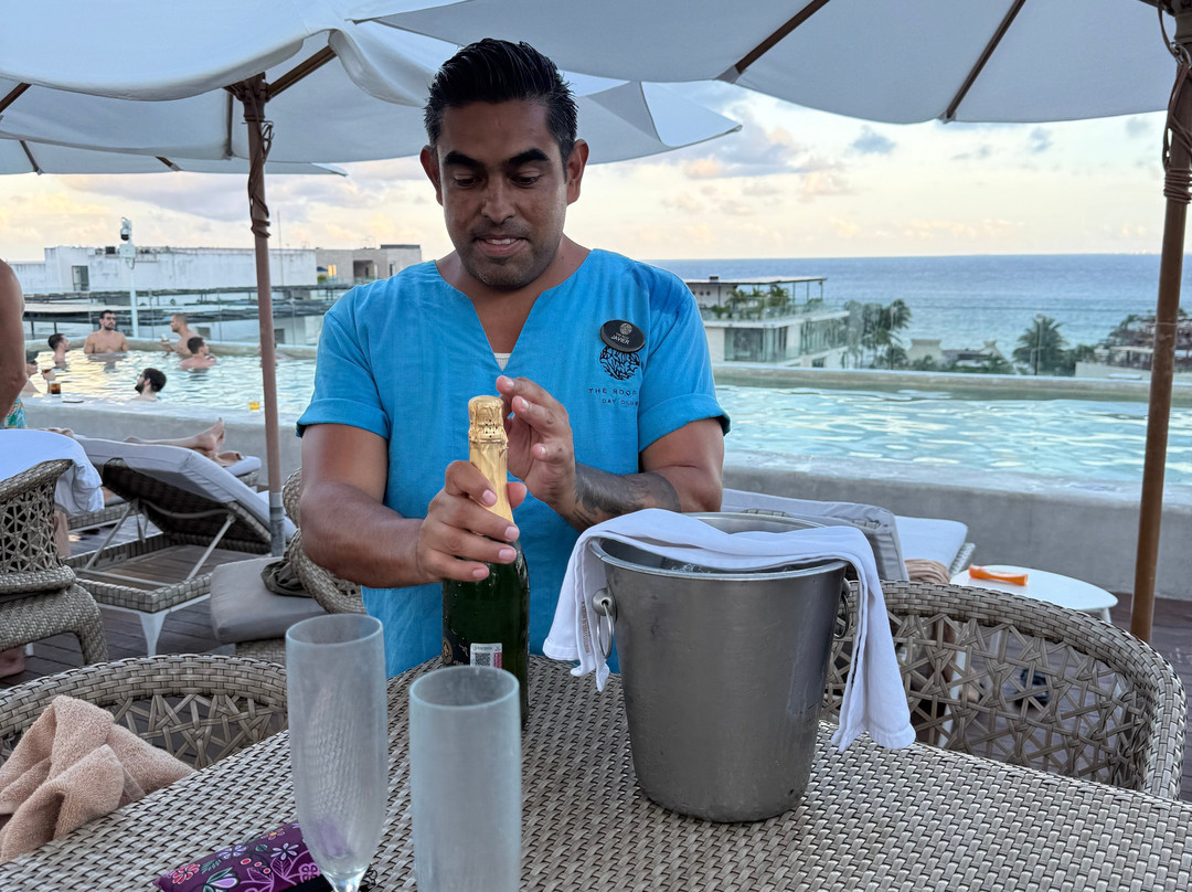 The Roof 28 - At The Reef 28-普拉亚德尔卡曼必去景点