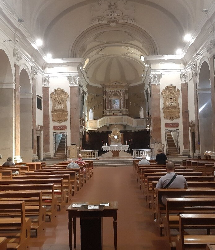 Santuario Santa Maria delle Grazie-佩萨罗必去景点