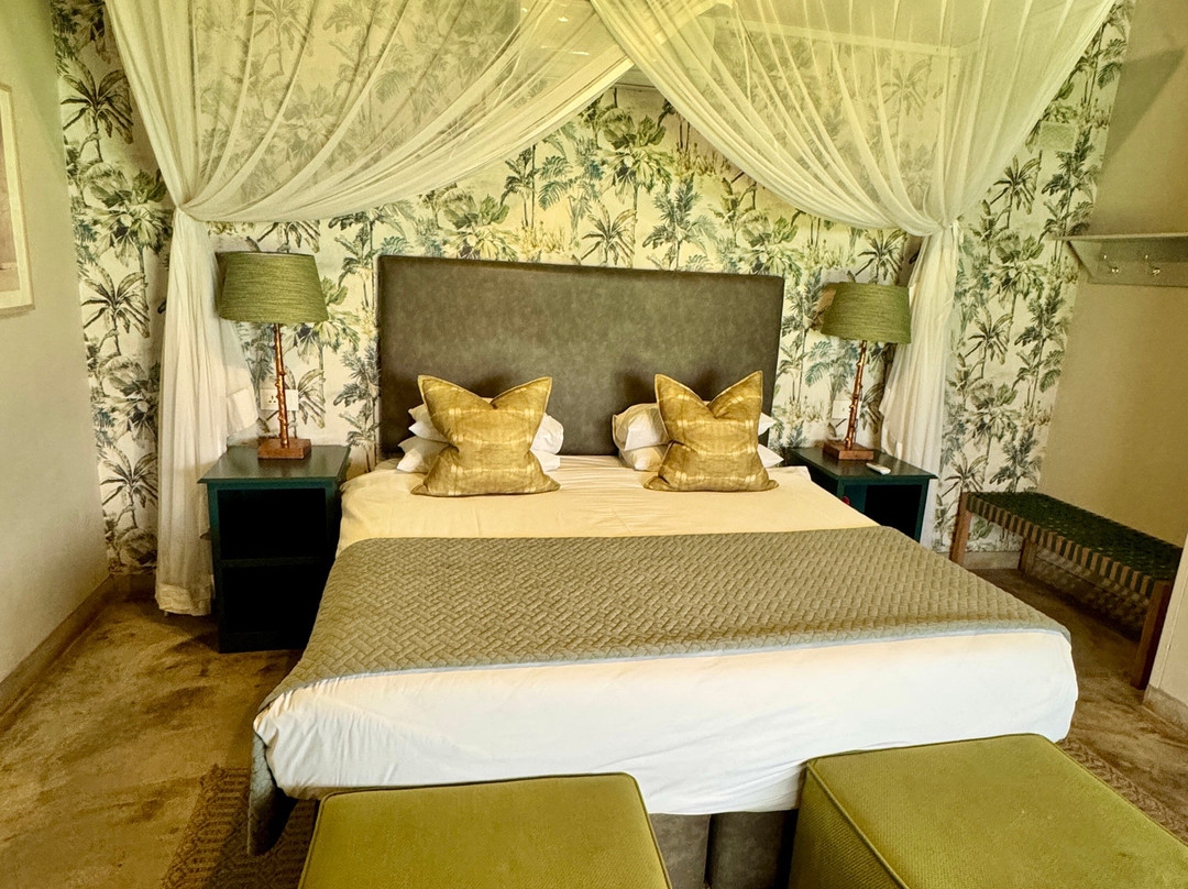 Explorers Village, Shearwater主图