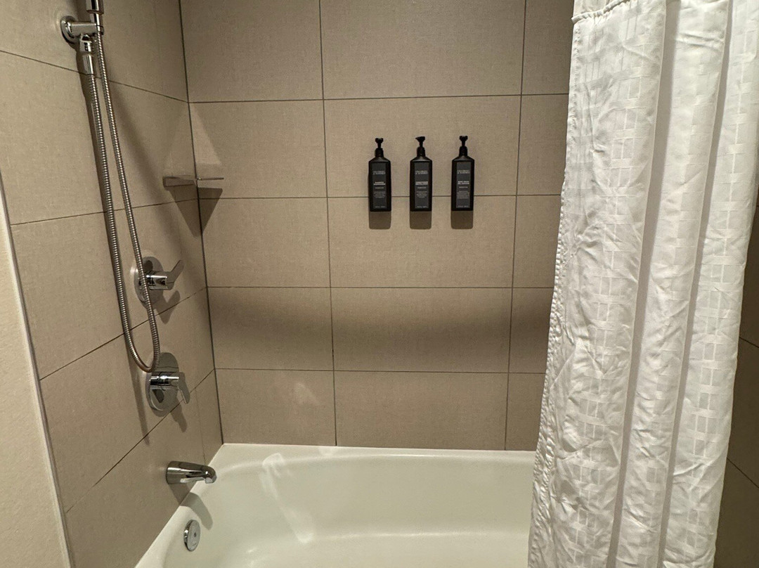 Sheraton Grand Rapids Airport Hotel主图