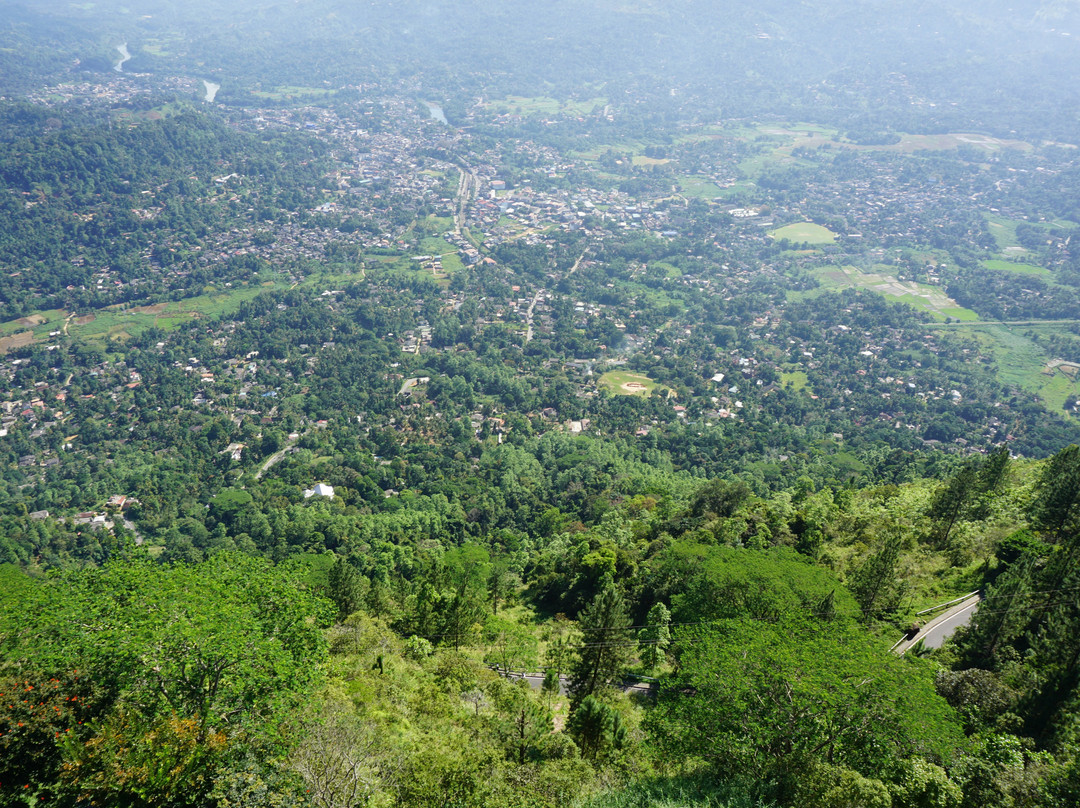 Ambuluwawa Tower-Gampola必去景点