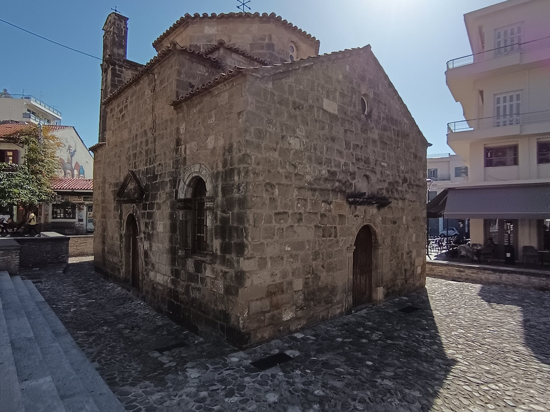 The Church of Agioi Apostoloi-卡拉马塔必去景点