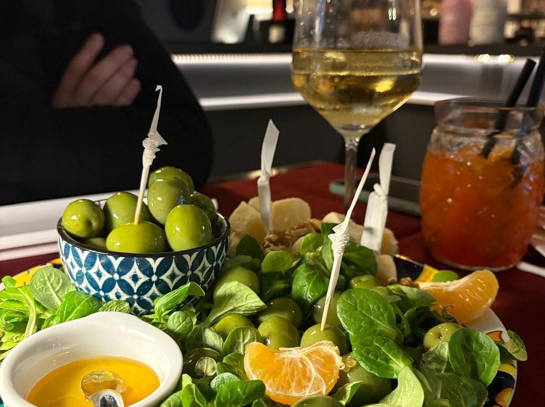 Vinness | Vineria & Gastronomia-诺拉必去景点