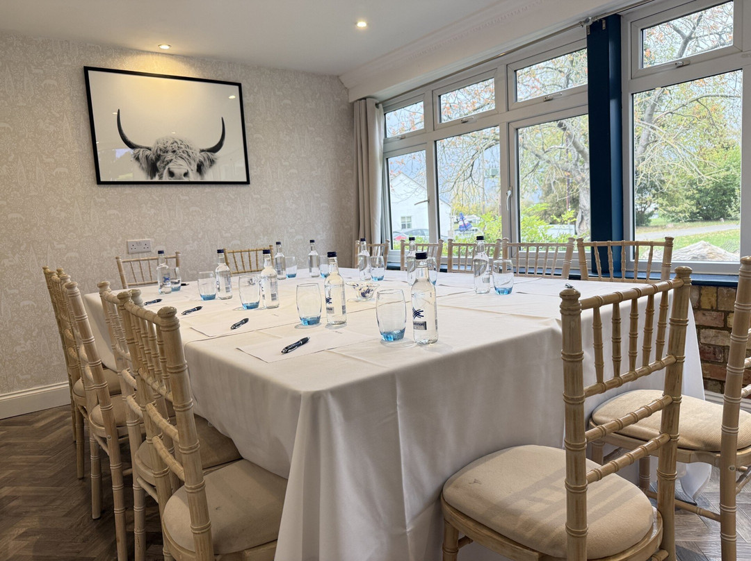 The Pike & Eel Hotel and Marina主图