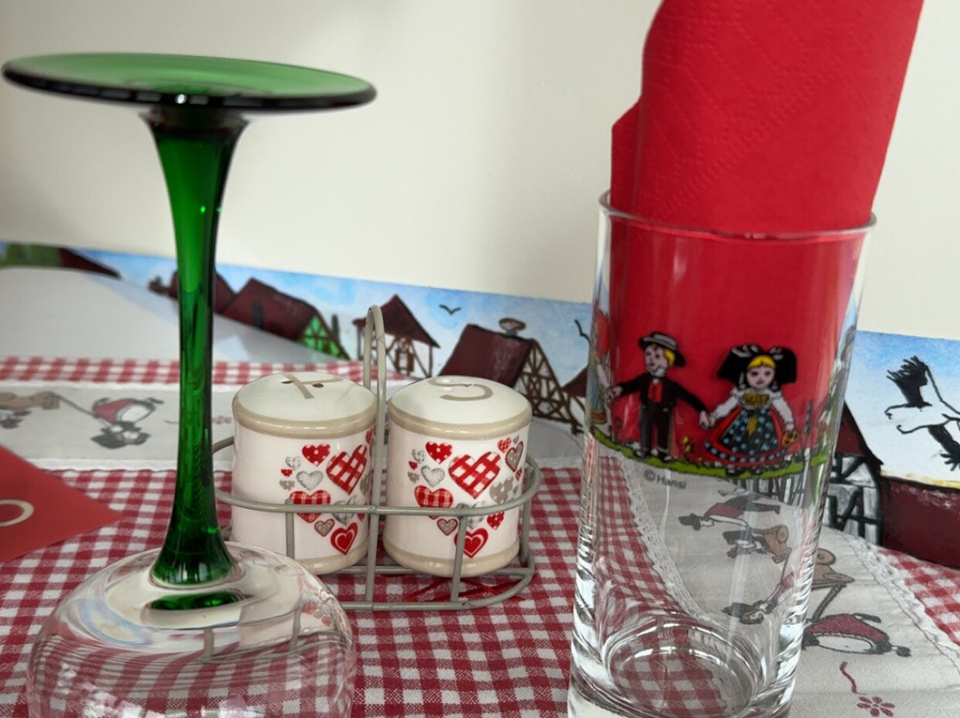 Hôtel-Restaurant le Pommeil主图