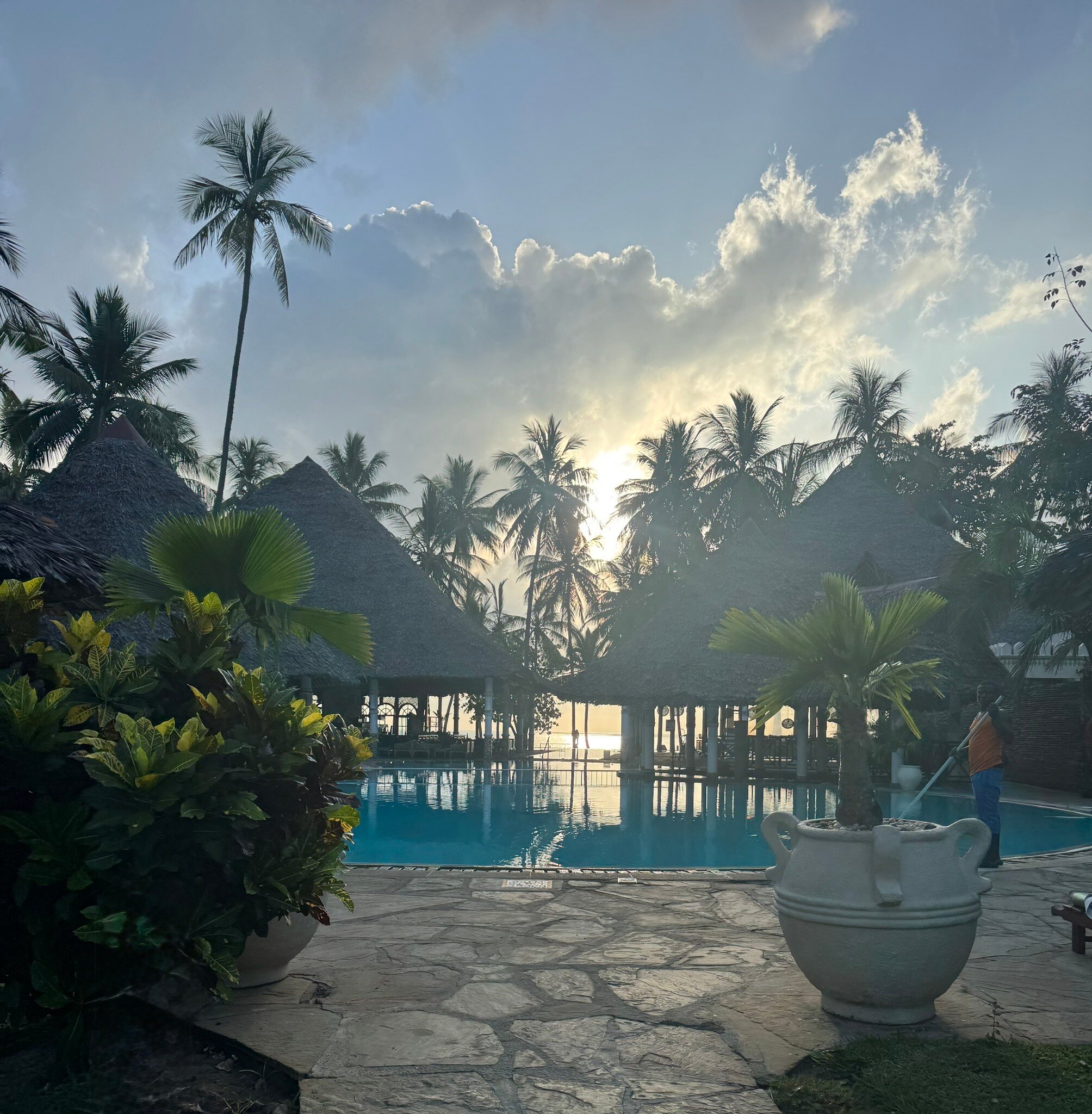 Neptune Village Beach Resort & Spa-官方