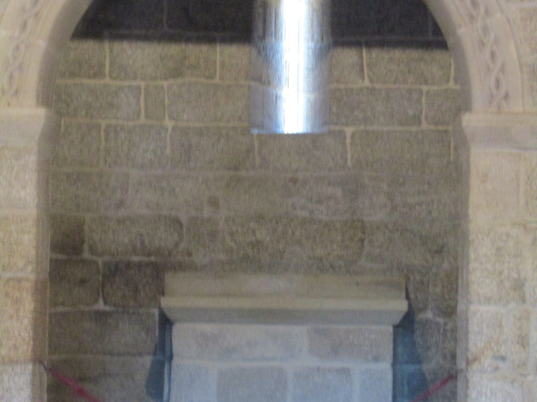 Igreja de São Miguel do Castelo-吉马良斯必去景点