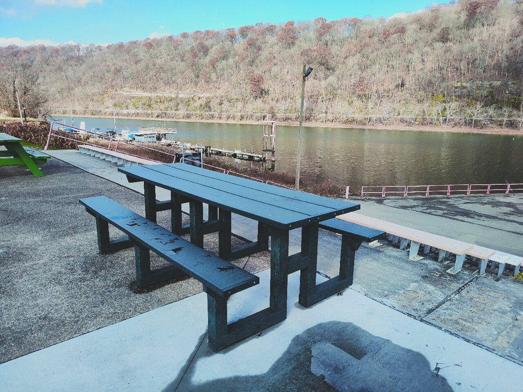 Noble J Dick Aquatorium-Monongahela必去景点