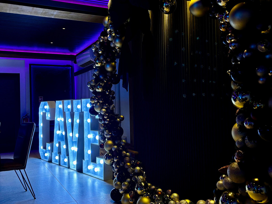 Cave Hotel And Golf Resort主图