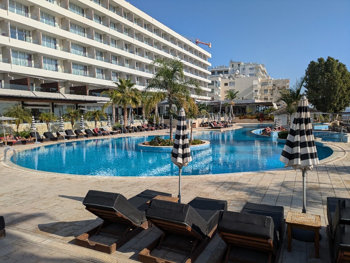 Royal Apollonia-官方