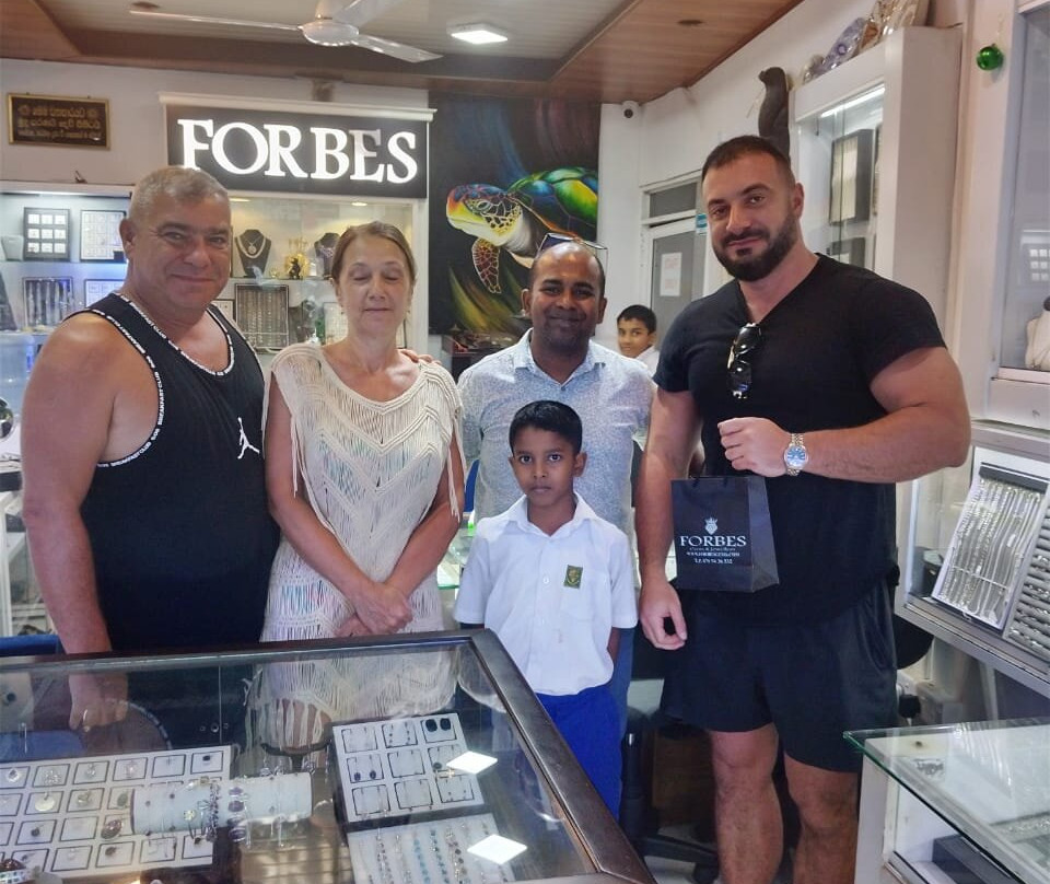 Forbes Gems & Jewellers-加勒必去景点