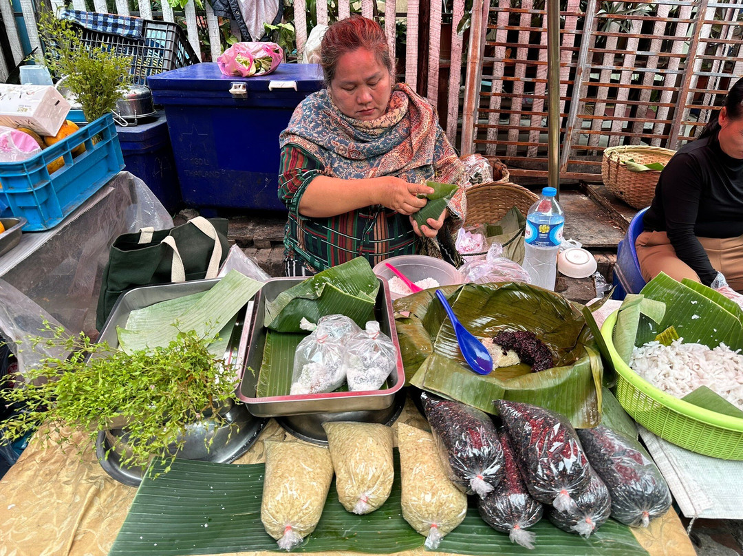早市-琅勃拉邦必去景点