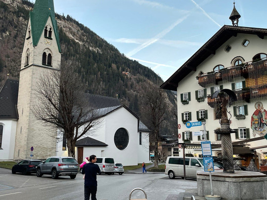 卡莫尔特阿尔派酒店主图