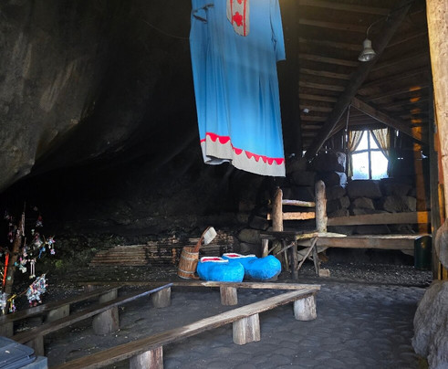 The Giantess in the Mountain-凯夫拉维克必去景点