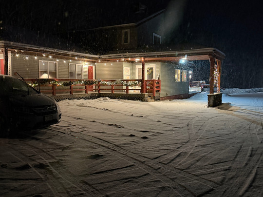 The Warren Lodge主图