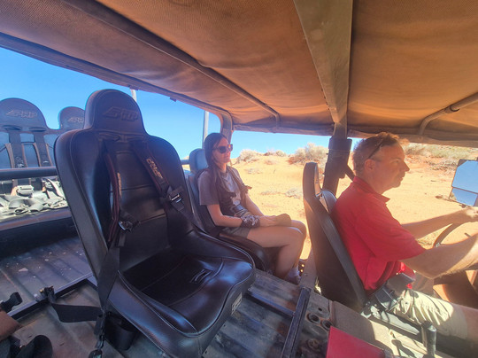 Red Rock Humvee Tours-哈里肯必去景点