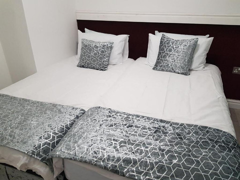 Oyo Needham House Hotel主图