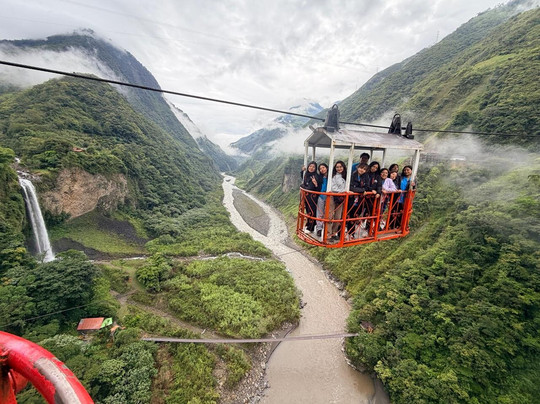 Cascada el Manto de la Novia-巴尼奥斯必去景点