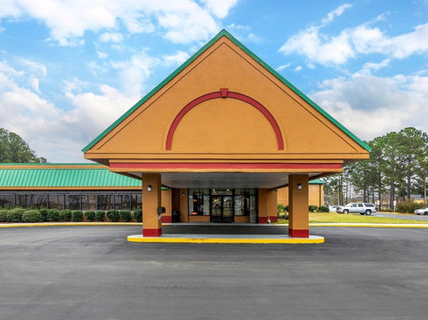 Travelers Inn Douglas By Oyo Us-441