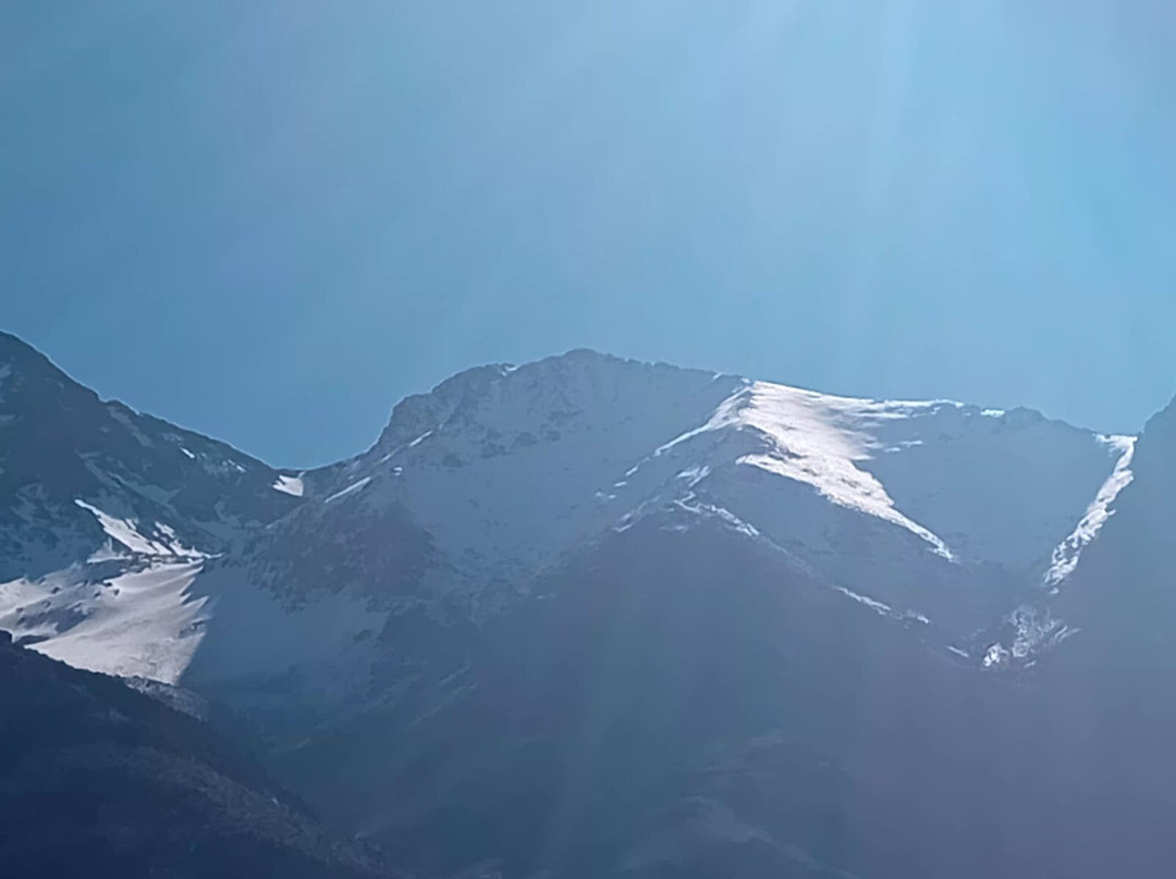 乌利吉酒店主图