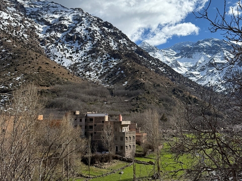 Yak Travel-卢顿必去景点