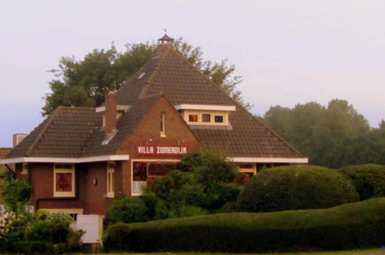Velsen-Zuid酒店住宿-Villa Zomerdijk