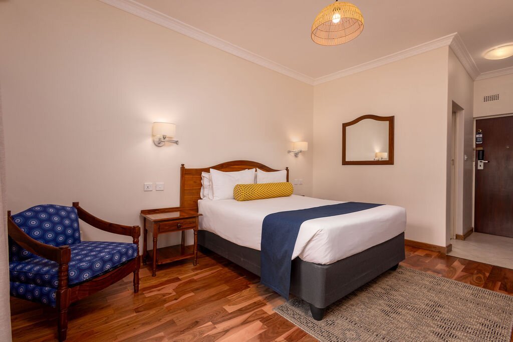 勃朗特酒店-客卧