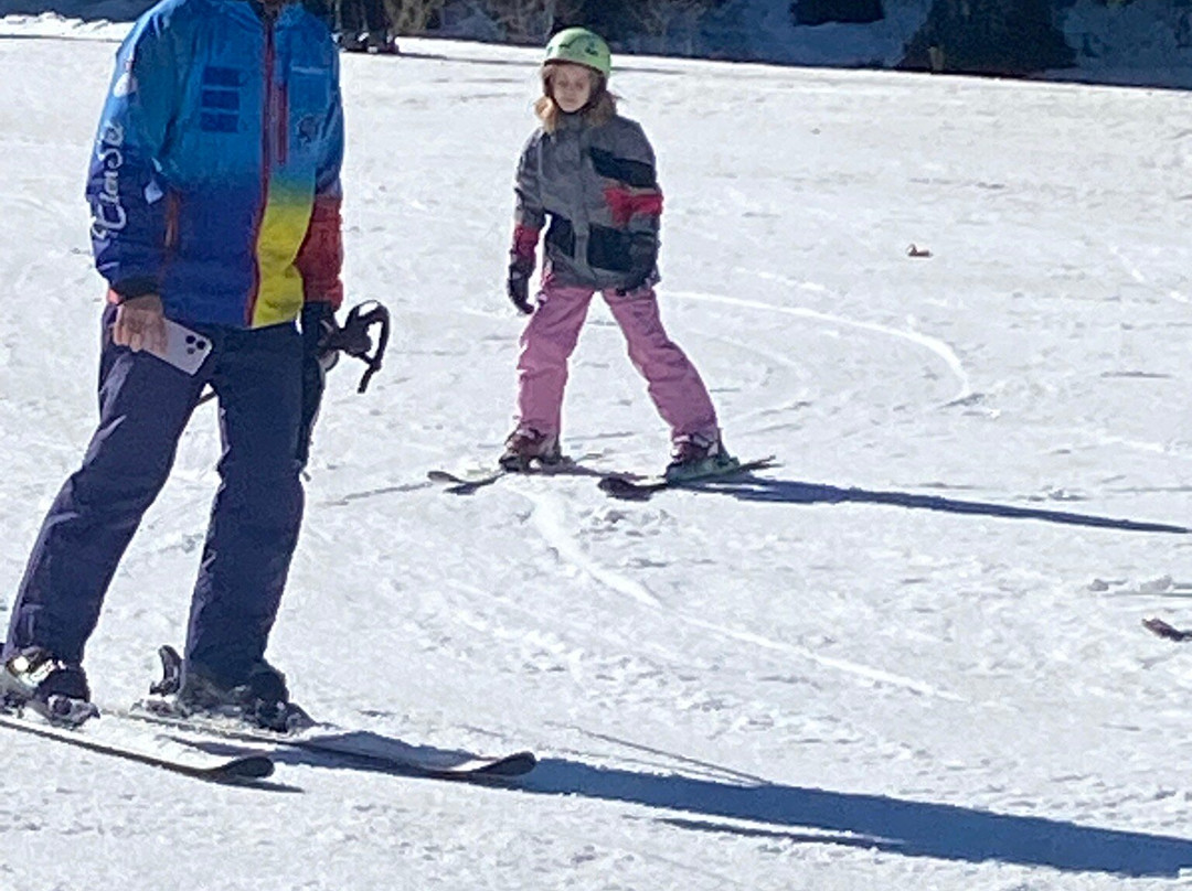Eden Ski & Snowboard School and Rental Centre (Poiana Brasov)-波亚纳布拉索夫必去景点