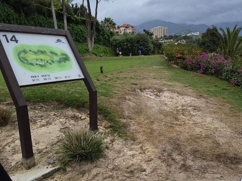 里约真正的高尔夫与酒店主图