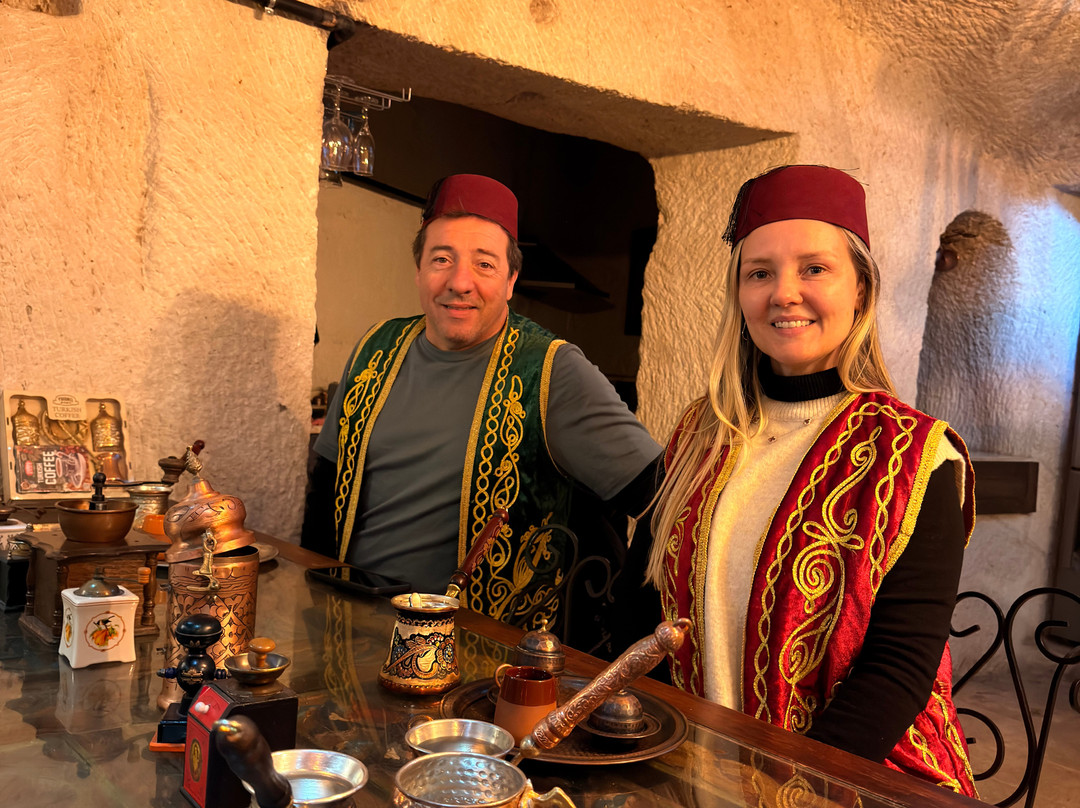 猫头鹰洞酒店主图