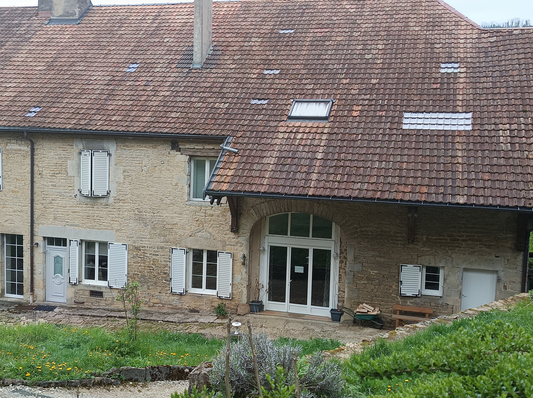 Nans-sous-Sainte-Anne酒店住宿-Moulin Chantepierre