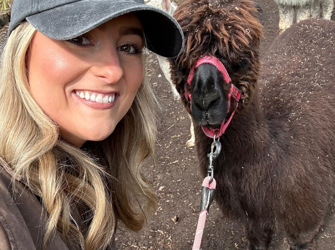 Nanny Sharon's Alpaca Farm C.I.C-Prenton必去景点