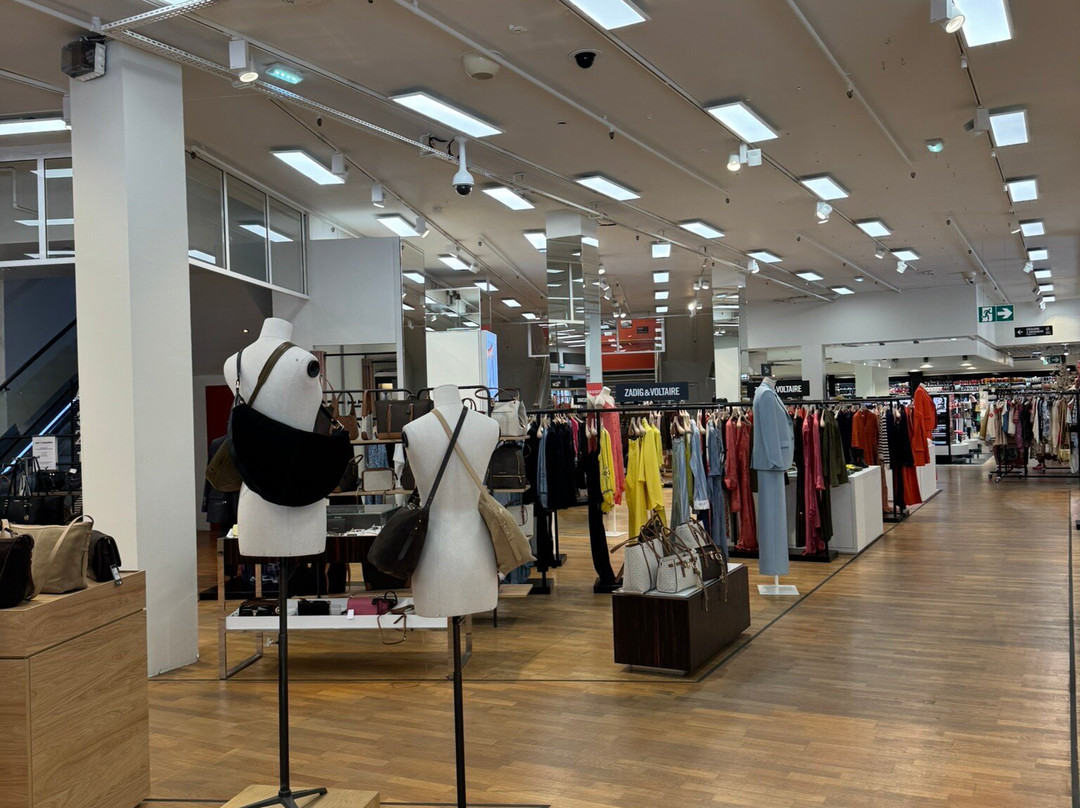 Galeries Lafayette-卡昂必去景点
