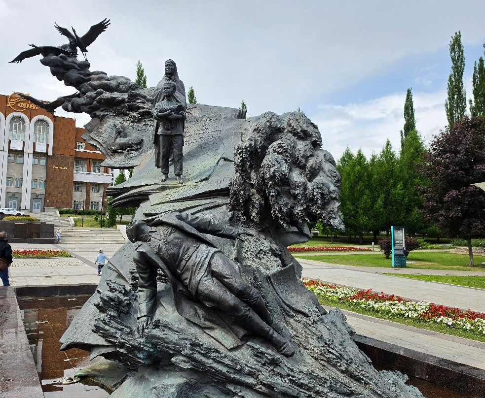 Monument Mustai Karim-乌法必去景点